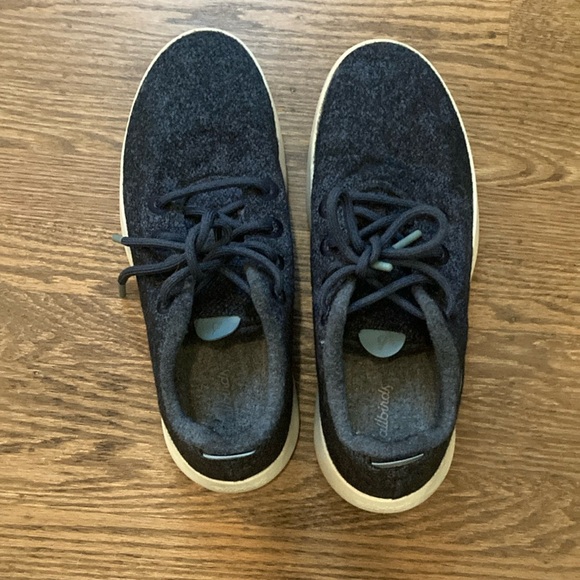 Allbirds Men's Wool Runner Mizzle - Navy and White - Picture 1 of 6